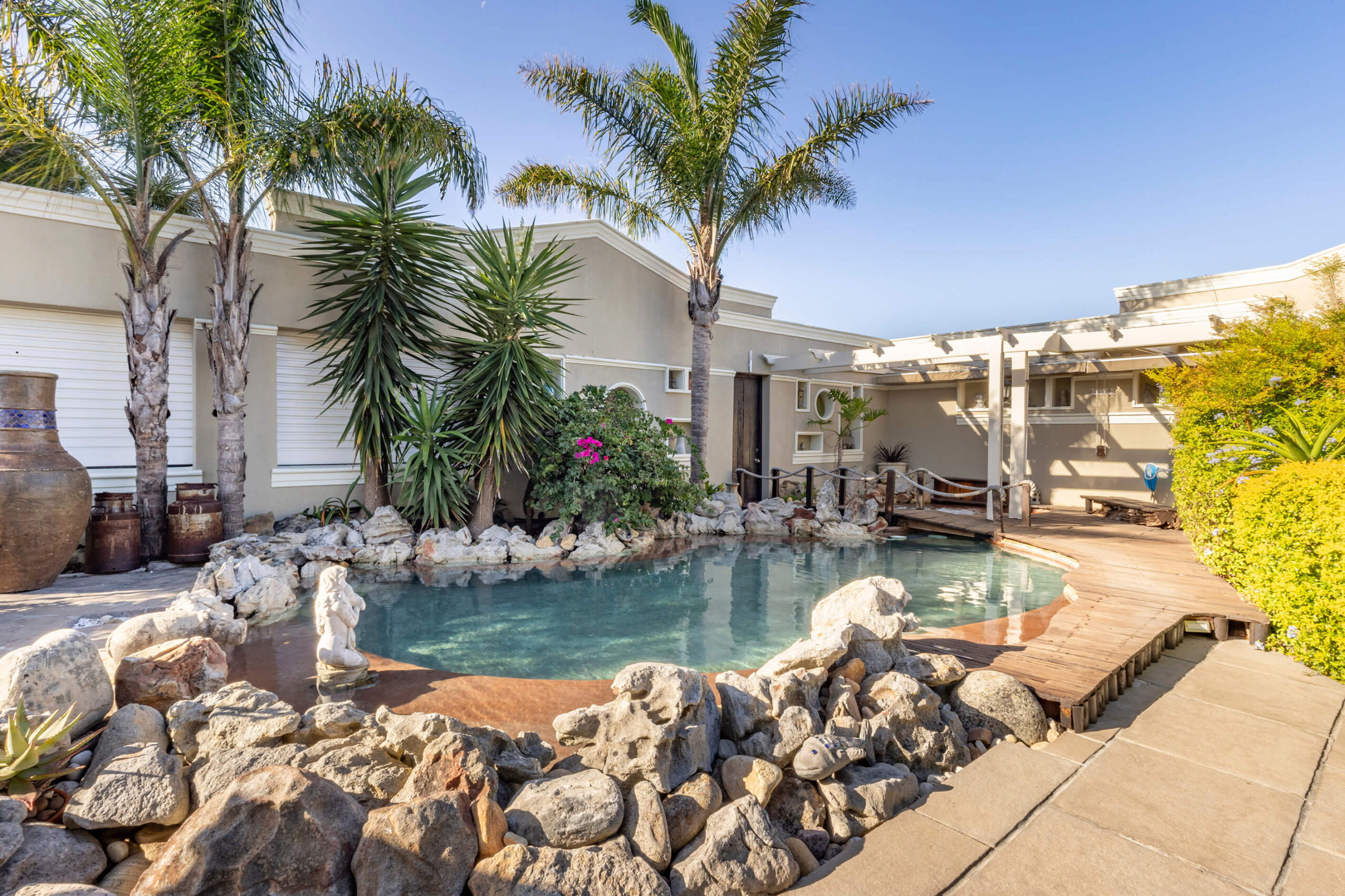 KAYA POOL