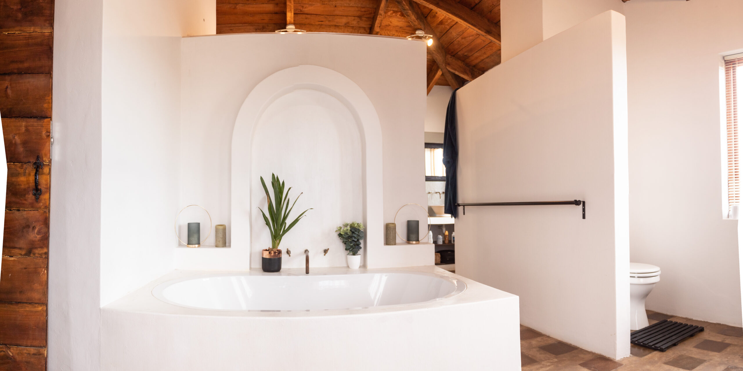 17-MAIN-BATH-scaled